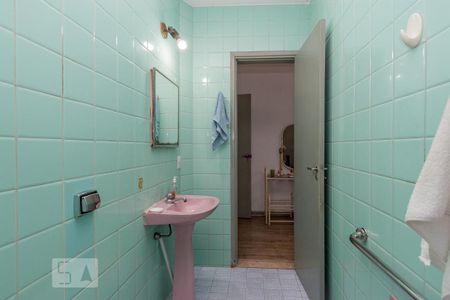 Casa à venda com 150m², 3 quartos e 2 vagasBanheiro da Suíte