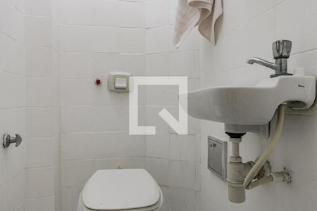 Apartamento para alugar com 122m², 3 quartos e sem vaga Apartamento para alugar com 122m², 3 quartos e sem vagaBanheiro de Serviço