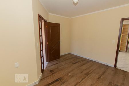 Sala de casa para alugar com 3 quartos, 150m² em Vila Ipiranga, Porto Alegre