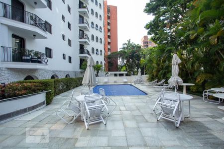 Apartamento à venda com 294m², 3 quartos e 3 vagasÁrea comum - Piscina