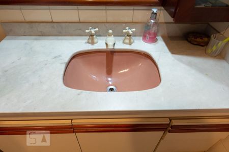 Apartamento à venda com 294m², 3 quartos e 3 vagasBanheiro da Suíte 1