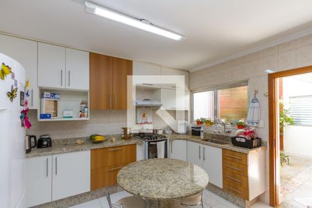 Casa à venda com 150m², 3 quartos e 2 vagasCozinha