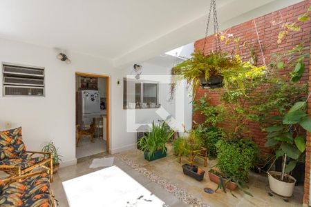 Casa à venda com 150m², 3 quartos e 2 vagasQuintal