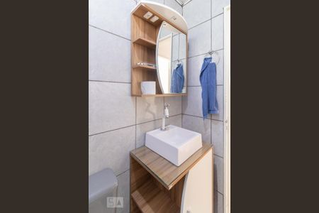 Apartamento à venda com 62m², 2 quartos e 1 vaga Apartamento à venda com 62m², 2 quartos e 1 vagaBanheiro