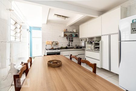 Casa à venda com 340m², 3 quartos e 2 vagasCozinha