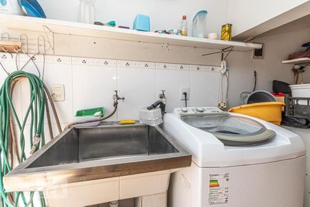 Casa à venda com 340m², 3 quartos e 2 vagasÁrea de Serviço