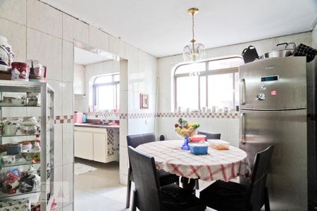 Apartamento à venda com 260m², 5 quartos e 3 vagasCopa