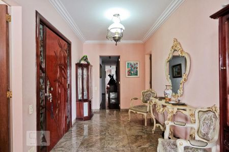 Apartamento à venda com 260m², 5 quartos e 3 vagasEntrada