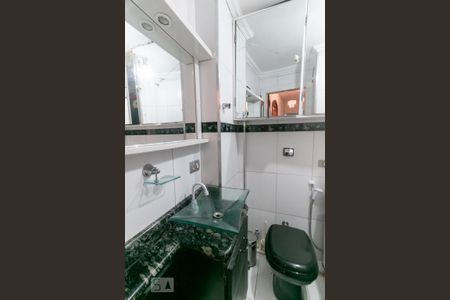 Apartamento à venda com 59m², 2 quartos e 1 vaga Apartamento à venda com 59m², 2 quartos e 1 vagaBanheiro
