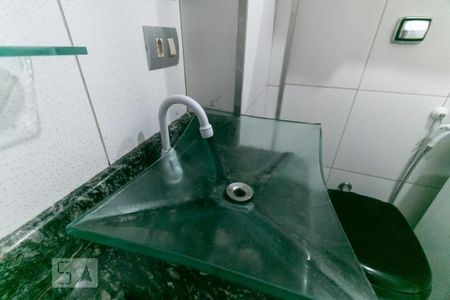 Apartamento à venda com 59m², 2 quartos e 1 vaga Apartamento à venda com 59m², 2 quartos e 1 vagaBanheiro