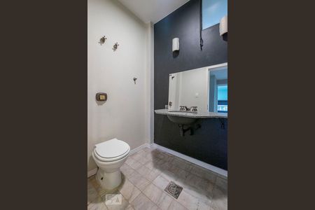 Apartamento à venda com 170m², 3 quartos e 1 vagaBanheiro Social