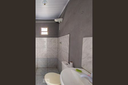 Banheiro de casa para alugar com 1 quarto, 23m² em Aberta dos Morros, Porto Alegre