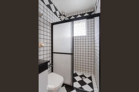 Banheiro de apartamento à venda com 2 quartos, 80m² em Passo D’areia, Porto Alegre