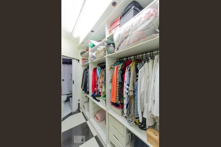 Closet Suíte de casa à venda com 5 quartos, 235m² em Jardim Popular, São Paulo