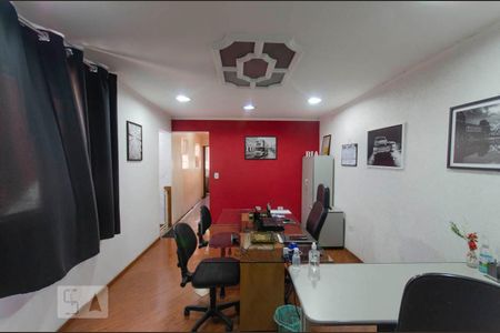 Casa à venda com 235m², 5 quartos e 2 vagas Casa à venda com 235m², 5 quartos e 2 vagasQuarto Reversível