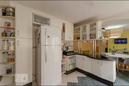 Casa à venda com 235m², 5 quartos e 2 vagas Casa à venda com 235m², 5 quartos e 2 vagasCozinha