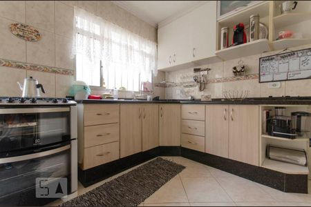 Casa à venda com 235m², 5 quartos e 2 vagas Casa à venda com 235m², 5 quartos e 2 vagasCozinha