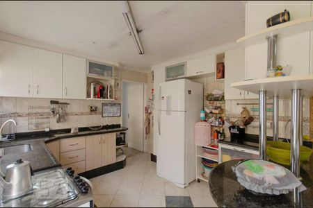 Casa à venda com 235m², 5 quartos e 2 vagas Casa à venda com 235m², 5 quartos e 2 vagasCozinha