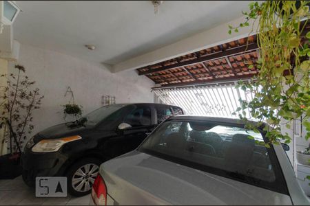 Casa à venda com 235m², 5 quartos e 2 vagas Casa à venda com 235m², 5 quartos e 2 vagasGaragem