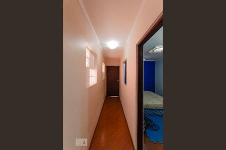 Casa à venda com 235m², 5 quartos e 2 vagas Casa à venda com 235m², 5 quartos e 2 vagasCorredor