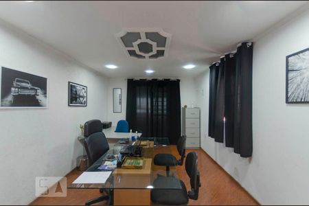 Casa à venda com 235m², 5 quartos e 2 vagas Casa à venda com 235m², 5 quartos e 2 vagasQuarto Reversível