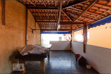 Casa à venda com 235m², 5 quartos e 2 vagas Casa à venda com 235m², 5 quartos e 2 vagasTerraço