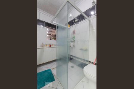 Casa à venda com 235m², 5 quartos e 2 vagas Casa à venda com 235m², 5 quartos e 2 vagasBanheiro Suíte