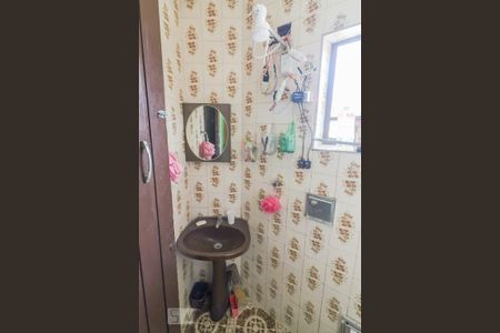 Casa à venda com 330m², 6 quartos e 2 vagasBanheiro Fundos