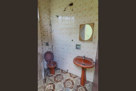 Casa à venda com 330m², 6 quartos e 2 vagasBanheiro Fundos