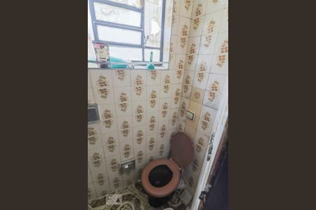 Casa à venda com 330m², 6 quartos e 2 vagasBanheiro Fundos