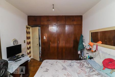 Suite  de casa à venda com 6 quartos, 330m² em Jardim Ester Yolanda, São Paulo