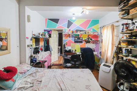 Suite  de casa à venda com 6 quartos, 330m² em Jardim Ester Yolanda, São Paulo