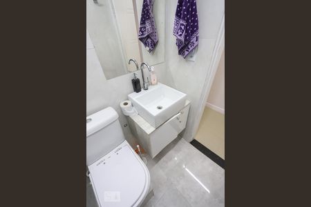 Apartamento à venda com 65m², 2 quartos e 1 vaga Apartamento à venda com 65m², 2 quartos e 1 vagaBanheiro