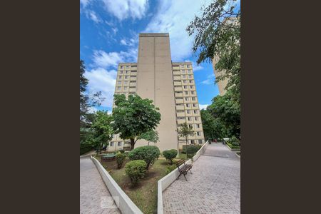 Apartamento à venda com 65m², 2 quartos e 1 vaga Apartamento à venda com 65m², 2 quartos e 1 vagaFachada do bloco