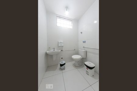 Casa para alugar com 300m², 7 quartos e 7 vagasLavabo