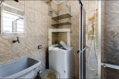 Banheiro de kitnet/studio para alugar com 1 quarto, 29m² em José Menino, Santos