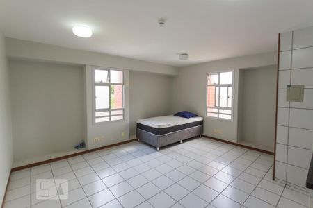 Sala de kitnet/studio para alugar com 1 quarto, 28m² em Asa Sul, Brasília