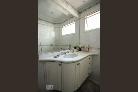 Apartamento à venda com 175m², 4 quartos e 4 vagasBanheiro Quarto 4 - Suíte