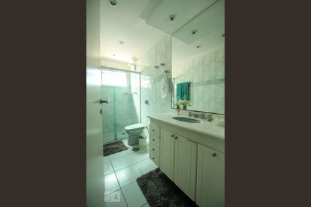 Apartamento à venda com 175m², 4 quartos e 4 vagasBanheiro