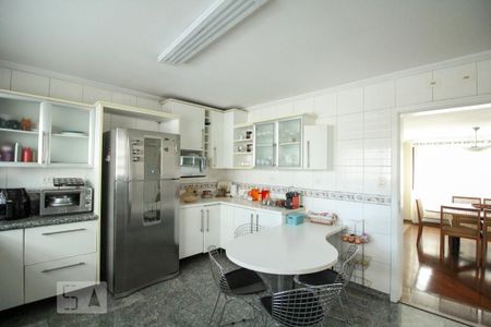 Apartamento à venda com 175m², 4 quartos e 4 vagasCozinha