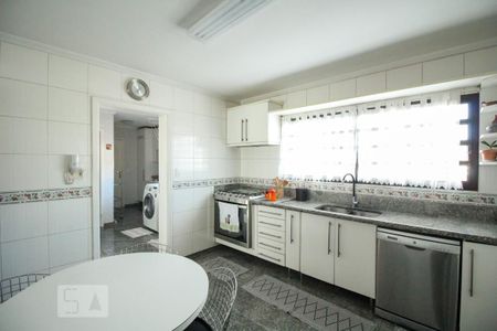 Apartamento à venda com 175m², 4 quartos e 4 vagasCozinha