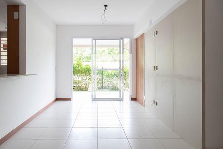 Sala de apartamento para alugar com 2 quartos, 100m² em Recreio dos Bandeirantes, Rio de Janeiro