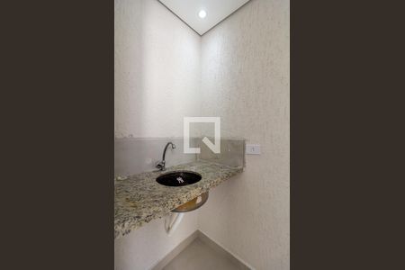 Banheiro de casa para alugar com 1 quarto, 67m² em Jardim Trussardi, São Paulo