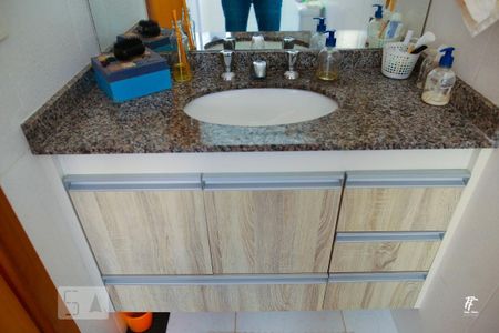 Apartamento à venda com 172m², 4 quartos e 2 vagasBanheiro da Suite