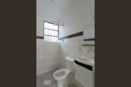 Banheiro de apartamento para alugar com 2 quartos, 45m² em Santa Tereza, Belo Horizonte