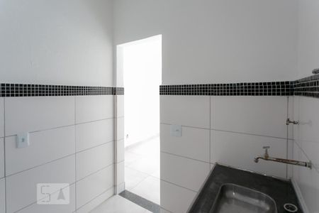 Cozinha de apartamento para alugar com 2 quartos, 45m² em Santa Tereza, Belo Horizonte