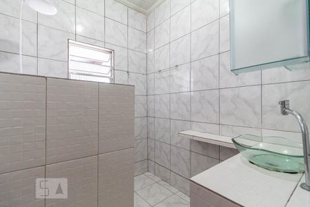Banheiro de casa para alugar com 1 quarto, 80m² em Conceição, Osasco