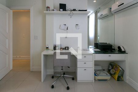 Apartamento para alugar com 205m², 3 quartos e 2 vagas Apartamento para alugar com 205m², 3 quartos e 2 vagasQuarto