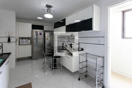 Apartamento para alugar com 205m², 3 quartos e 2 vagas Apartamento para alugar com 205m², 3 quartos e 2 vagasCozinha