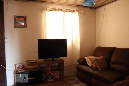 Sala de Estar de casa à venda com 2 quartos, 70m² em Guajuviras, Canoas